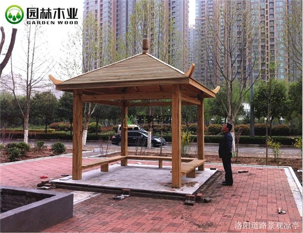 做防腐木地板建設時哪些問題必須要特別關(guān)注