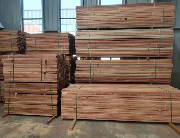 河南建筑木方的優(yōu)點和存儲注意事項 河南建筑木方的優(yōu)點和存儲注意事項